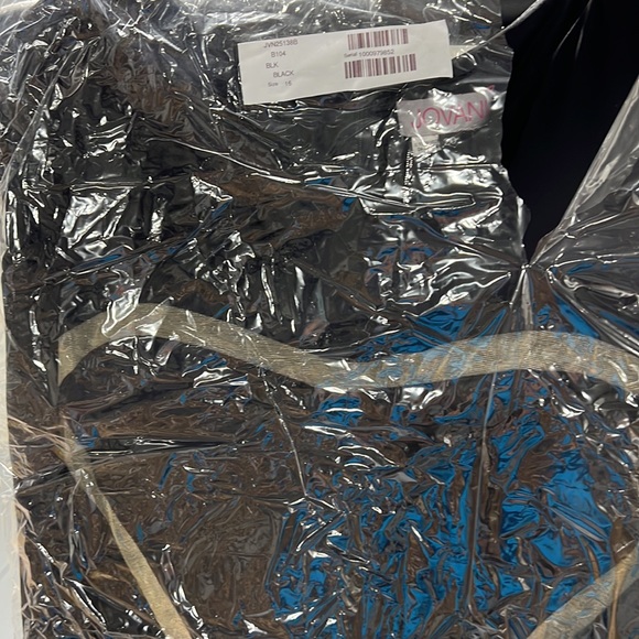 Stylish Jovani evening dress. Color is Black. Size 16. - Picture 6 of 6